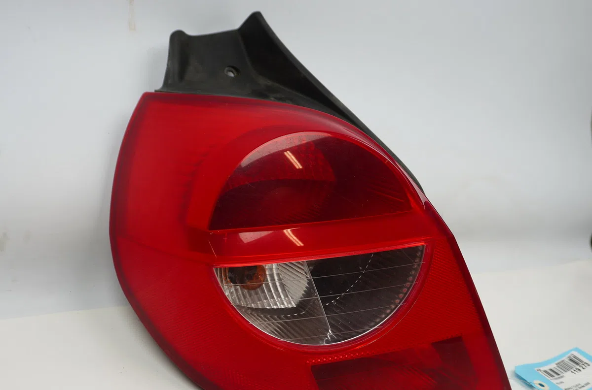 Feu arrière gauche Renault CLIO III (BR0-1, CR0-1) 1.4 16v (2005-2012) occasion