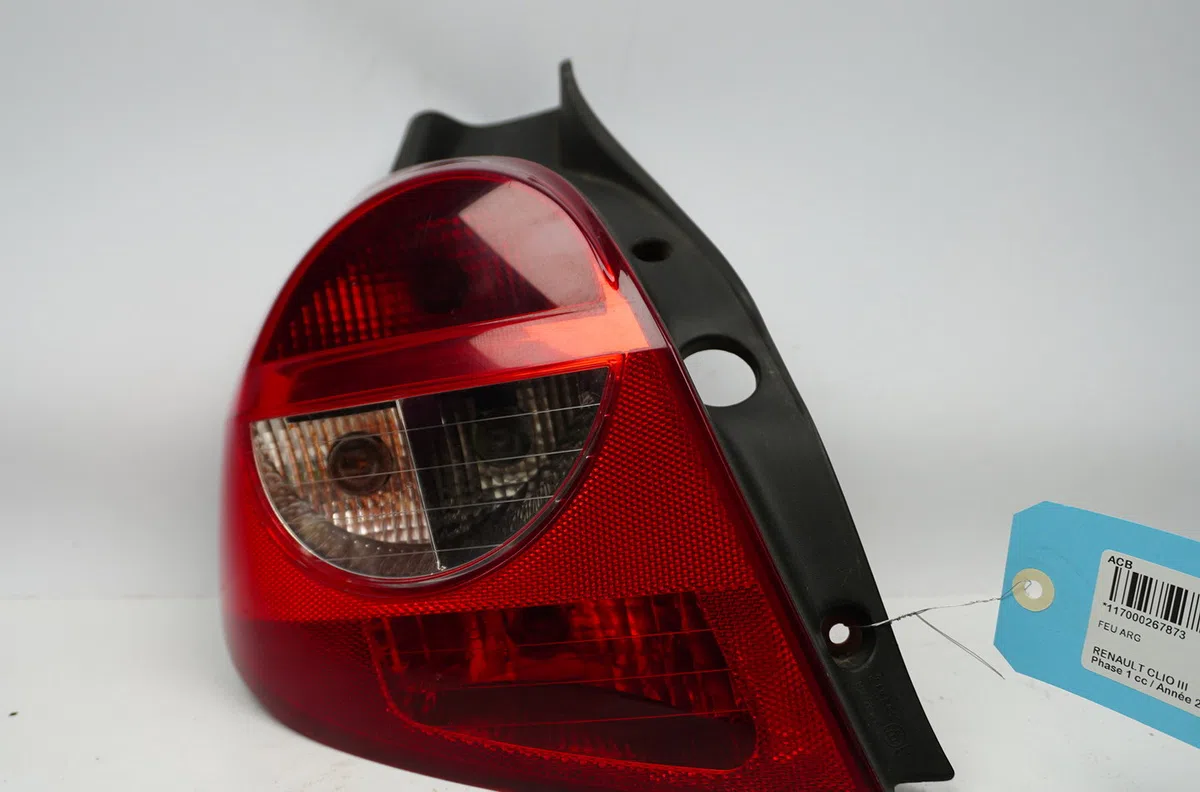 Feu arrière gauche Renault CLIO III (BR0-1, CR0-1) 1.5 dci (br0h, cr0h, cr1s, br1s) (2005-2014) 3 portes occasion