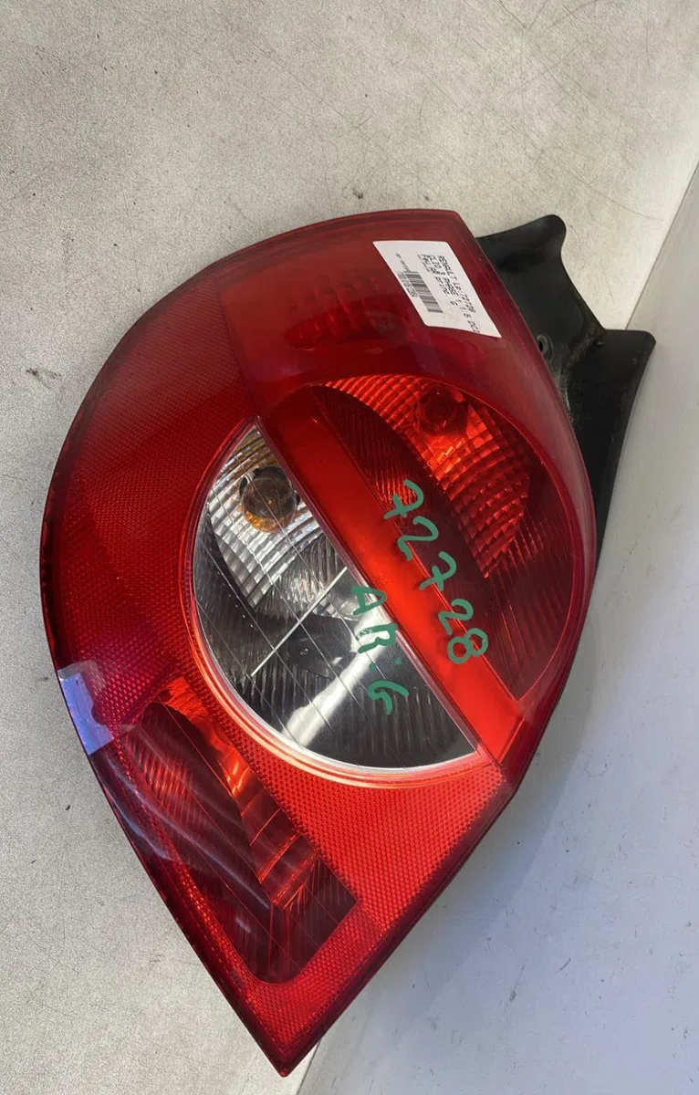 Feu arrière gauche Renault CLIO III (BR0-1, CR0-1) 1.5 dci (br17, cr17) (2005-2012) 5 portes occasion