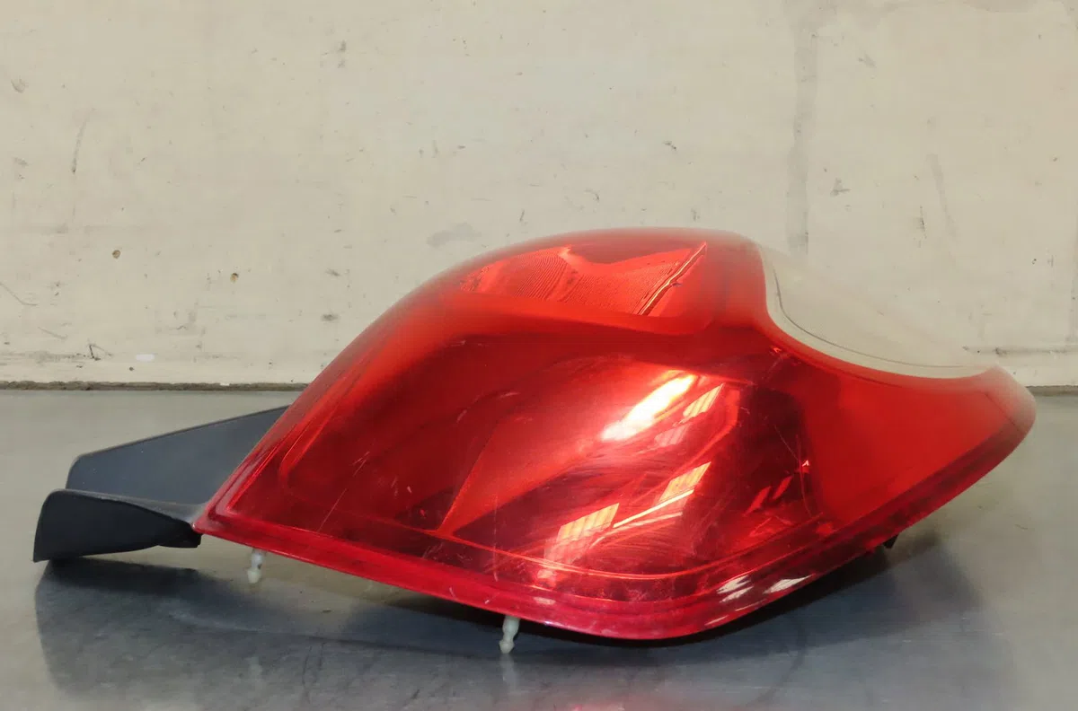 Feu arrière gauche Renault CLIO III (BR0-1, CR0-1) 1.5 dci (br17, cr17) (2005-2012) 5 portes occasion