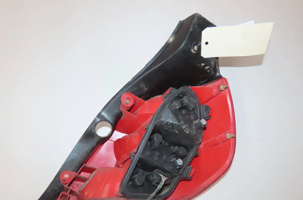 Feu arrière gauche Renault CLIO III (BR0-1, CR0-1) 1.5 dci (c-br0g, c-br1g) (2005-2012) 5 portes occasion