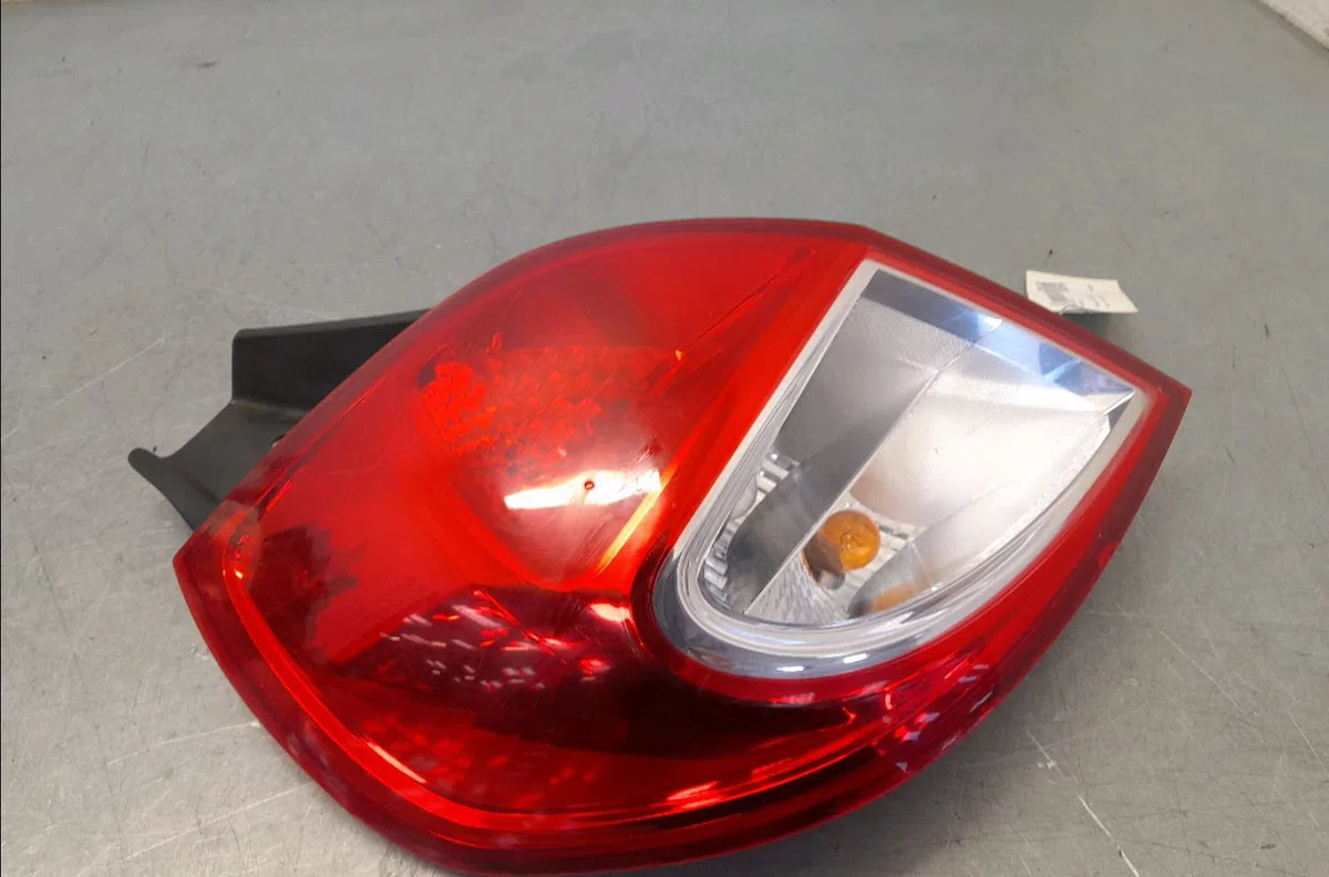 Feu arrière gauche Renault CLIO III (BR0-1, CR0-1) 1.5 dci (c-br0g, c-br1g) (2005-2012) 5 portes occasion