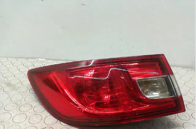Feu arrière gauche Renault CLIO IV (BH_) 1.5 dci 90 (2012) 5 portes occasion
