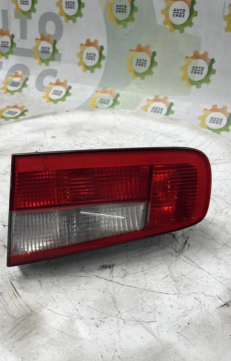 Feu arrière gauche RENAULT LAGUNA 2 PHASE 1 occasion