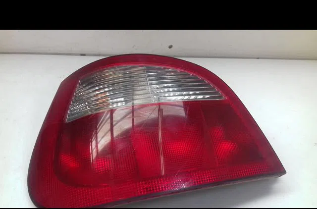 Feu arrière gauche Renault MEGANE I (BA0-1_) 1.4 16v (ba0d, ba1h, ba0w, ba10) (1999-2003) occasion