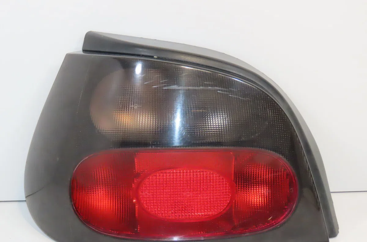 Feu arrière gauche Renault MEGANE I (BA0-1_) 1.6 i (ba0l) (1996-1999) occasion