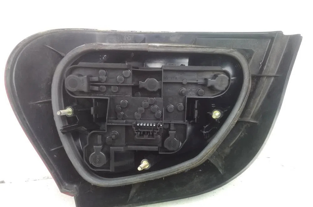 Feu arrière gauche Renault MEGANE I (BA0-1_) 1.9 dci (ba05, ba1f) (2001-2003) occasion