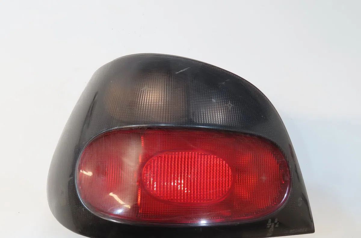 Feu arrière gauche Renault MEGANE I (BA0-1_) 1.9 tdi (1996-2003) occasion