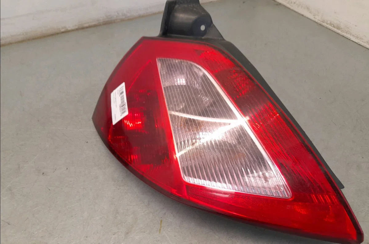 Feu arrière gauche RENAULT MEGANE II 2002 occasion
