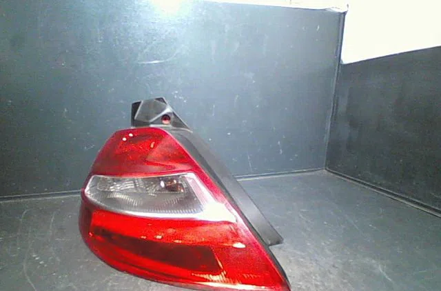 Feu arrière gauche Renault MEGANE II (BM0-1_, CM0-1_) 1.5 dci (bm1f, cm1f) (2005-2008) occasion