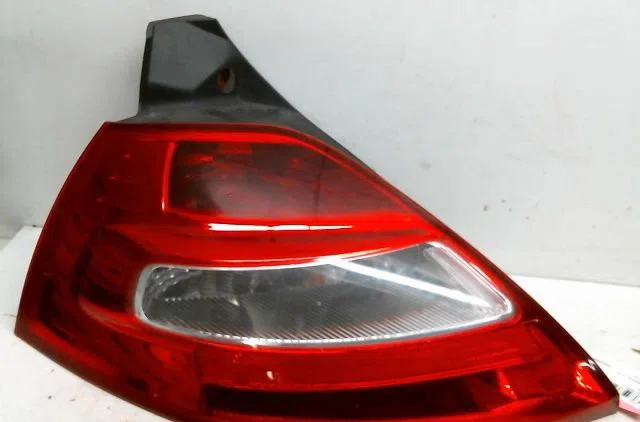 Feu arrière gauche Renault MEGANE II (BM0-1_, CM0-1_) 1.6 16v (2006-2008) occasion