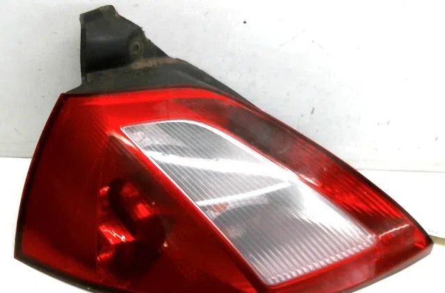 Feu arrière gauche Renault MEGANE II (BM0-1_, CM0-1_) 1.6 16v (bm0c, cm0c) (2002-2008) occasion