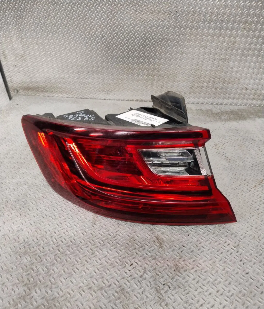 Feu arrière gauche Renault MEGANE IV 3-5 portes (B9A-M-N_) 1.5 dci 110 (b9a3) (2015) occasion