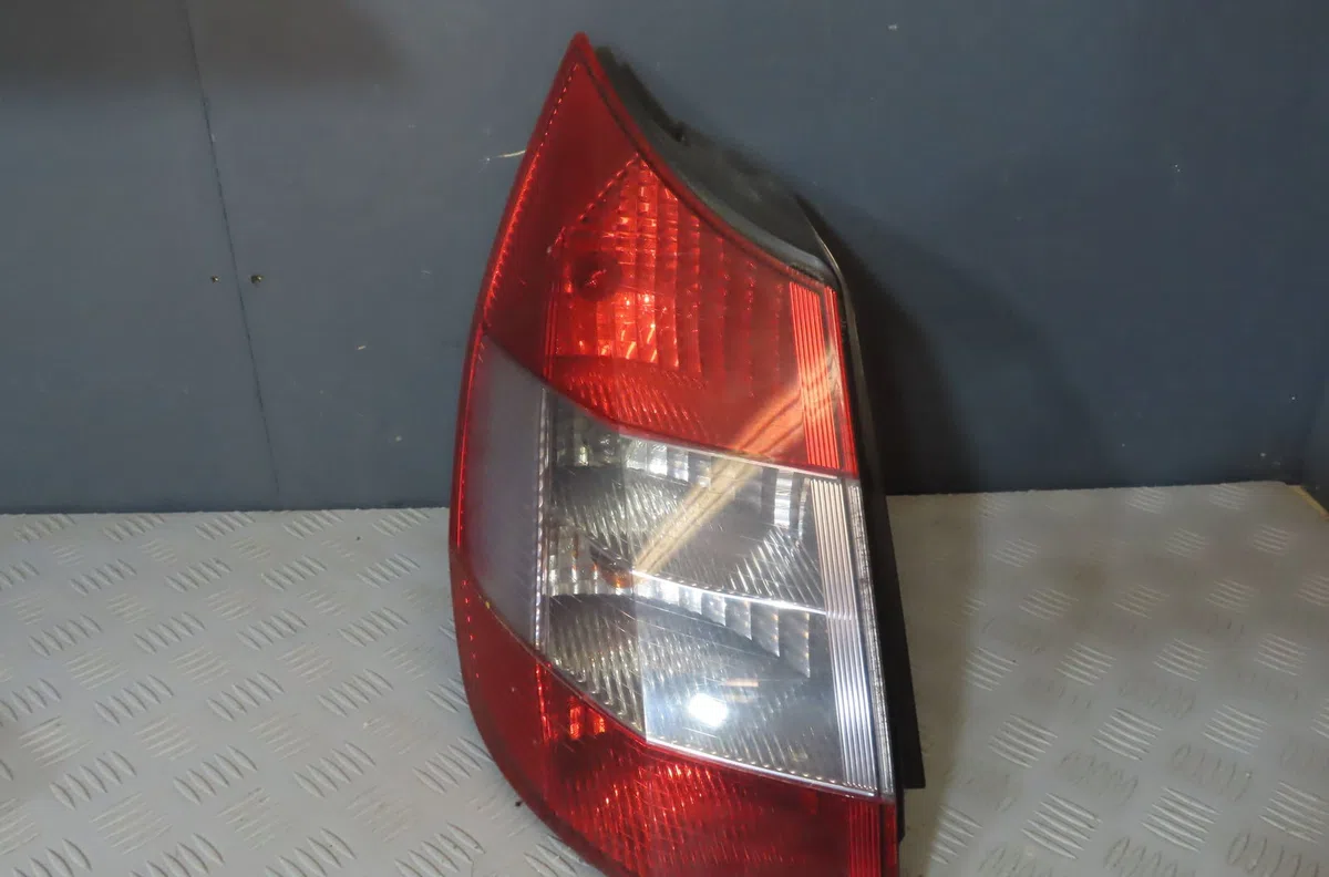 Feu arrière gauche Renault SCÉNIC II (JM0-1_) 1.5 dci (jm0f) (2003-2006) 5 portes occasion