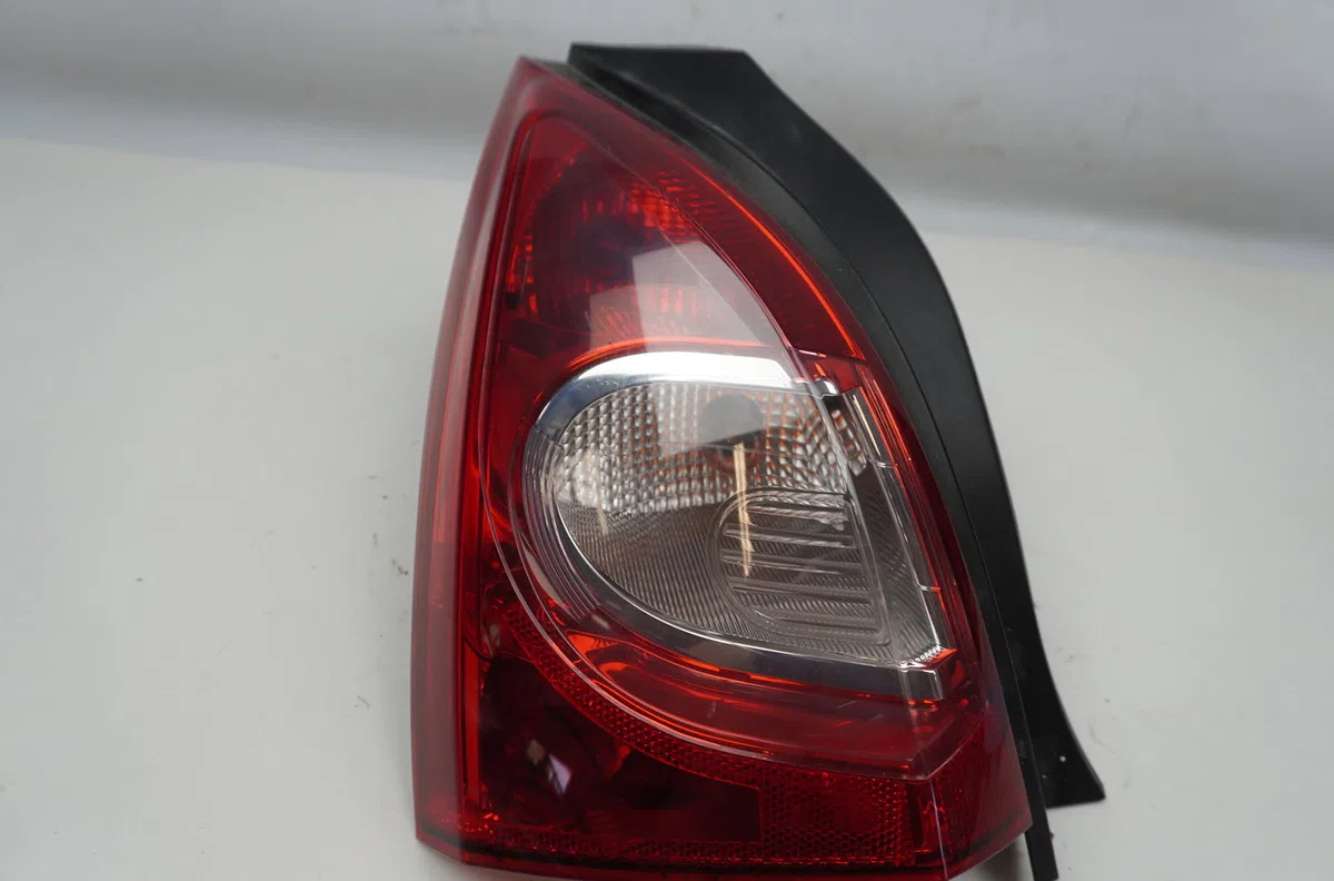 Feu arrière gauche Renault TWINGO II (CN0_) 1.5 dci 75 (2010) 3 portes occasion