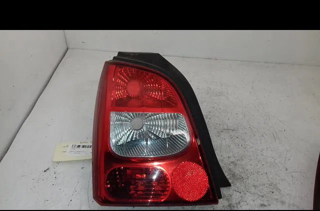 Feu arrière gauche Renault TWINGO II (CN0_) 1.5 dci (cn0e) (2007-2014) 3 portes occasion