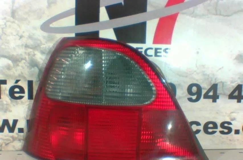 Feu arrière gauche ROVER 200 2 occasion