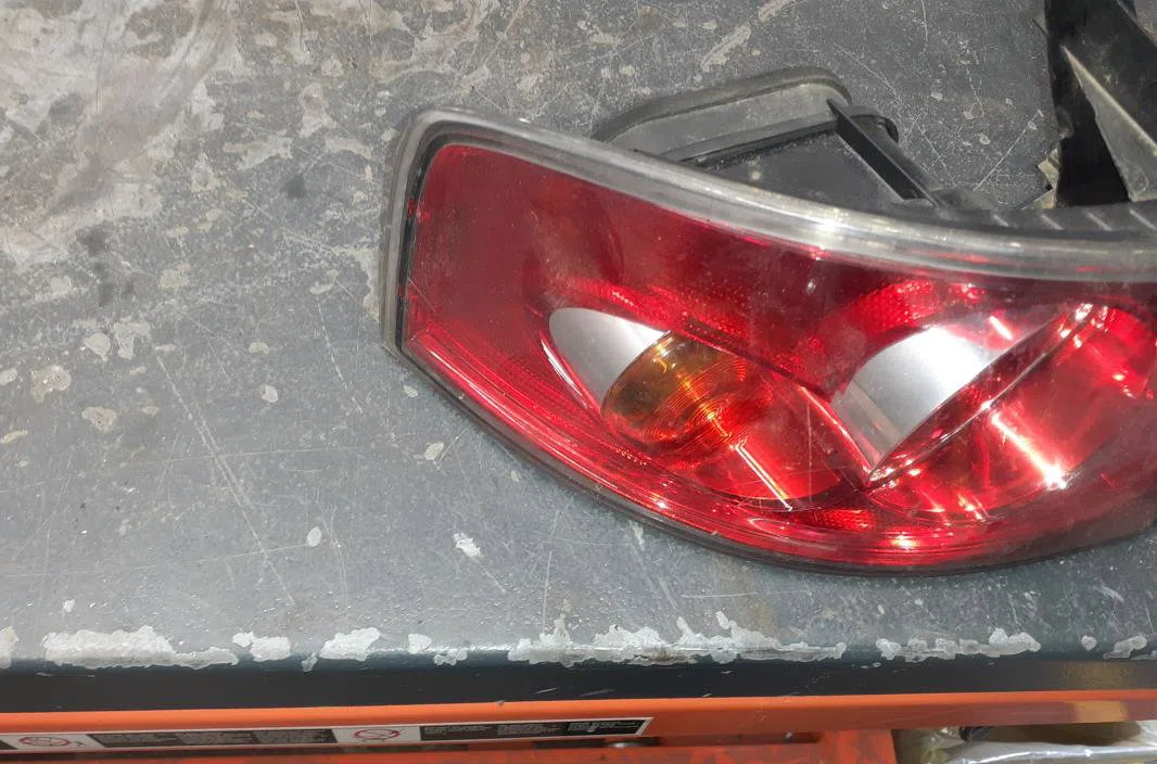 Feu arrière gauche Seat IBIZA III (6L1) 1.9 tdi (2002-2009) occasion