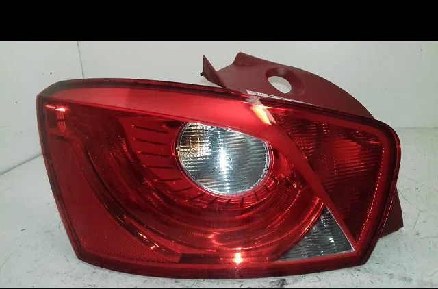 Feu arrière gauche Seat IBIZA IV (6J5, 6P1) 1.2 tsi (2010-2012) 5 portes occasion