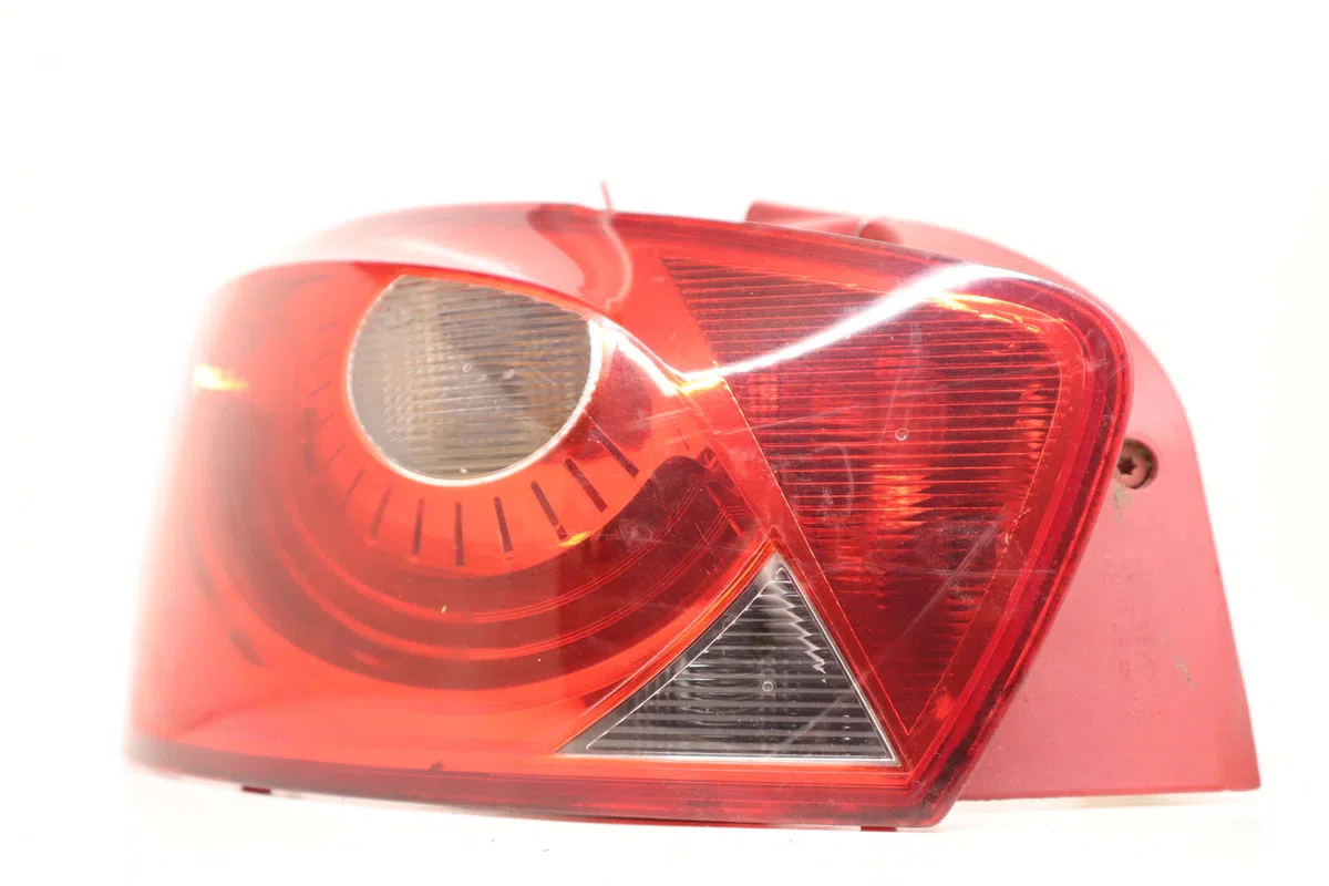 Feu arrière gauche Seat IBIZA IV (6J5, 6P1) 1.4 tdi (2008-2010) 5 portes occasion