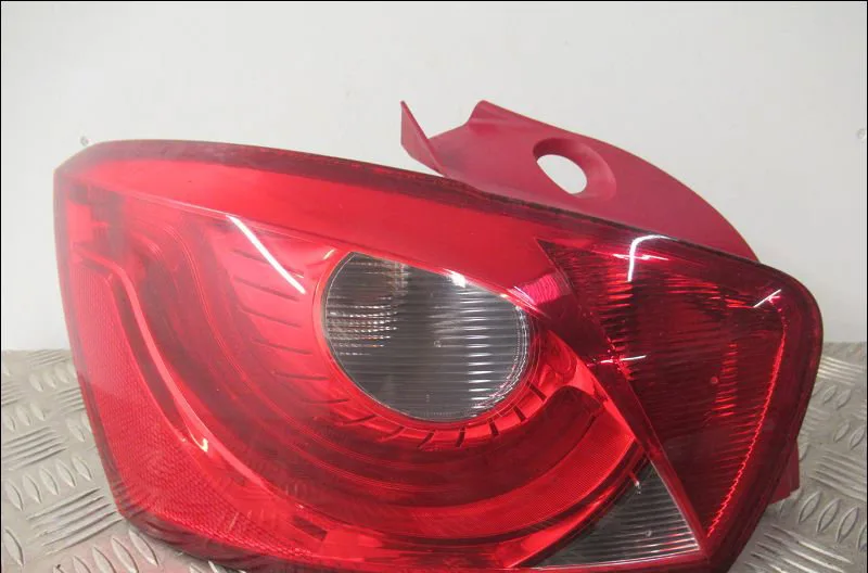 Feu arrière gauche Seat IBIZA IV (6J5, 6P1) 1.4 tsi (2013-2015) occasion