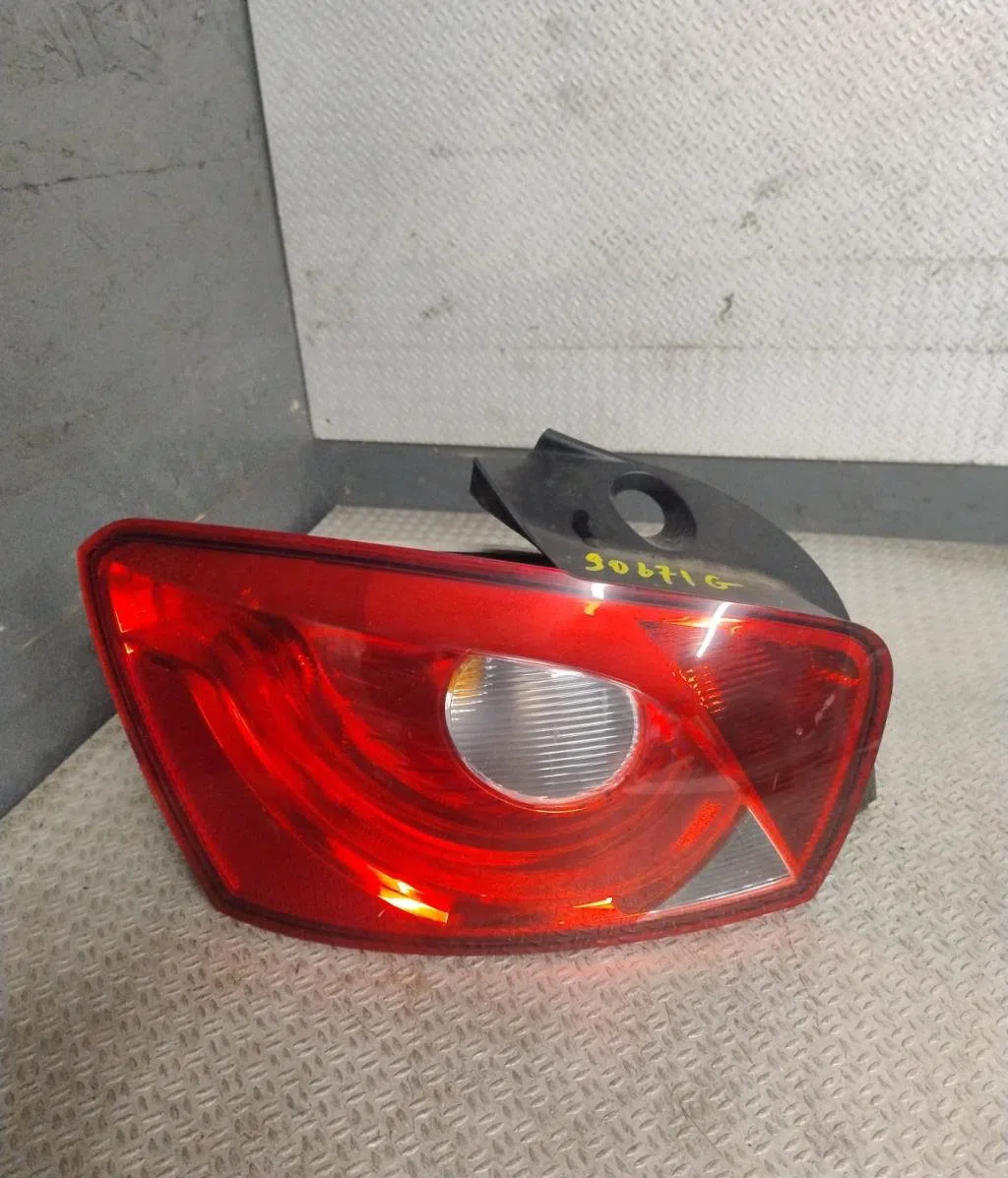 Feu arrière gauche Seat IBIZA IV (6J5, 6P1) 1.6 tdi (2009-2015) occasion