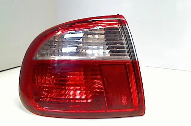 Feu arrière gauche SEAT TOLEDO II 1.9 TDI 110 occasion