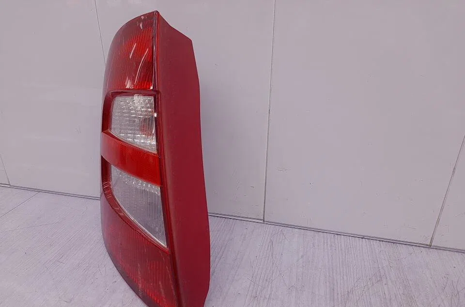 Feu arrière gauche SKODA FABIA 1 PHASE 1 occasion