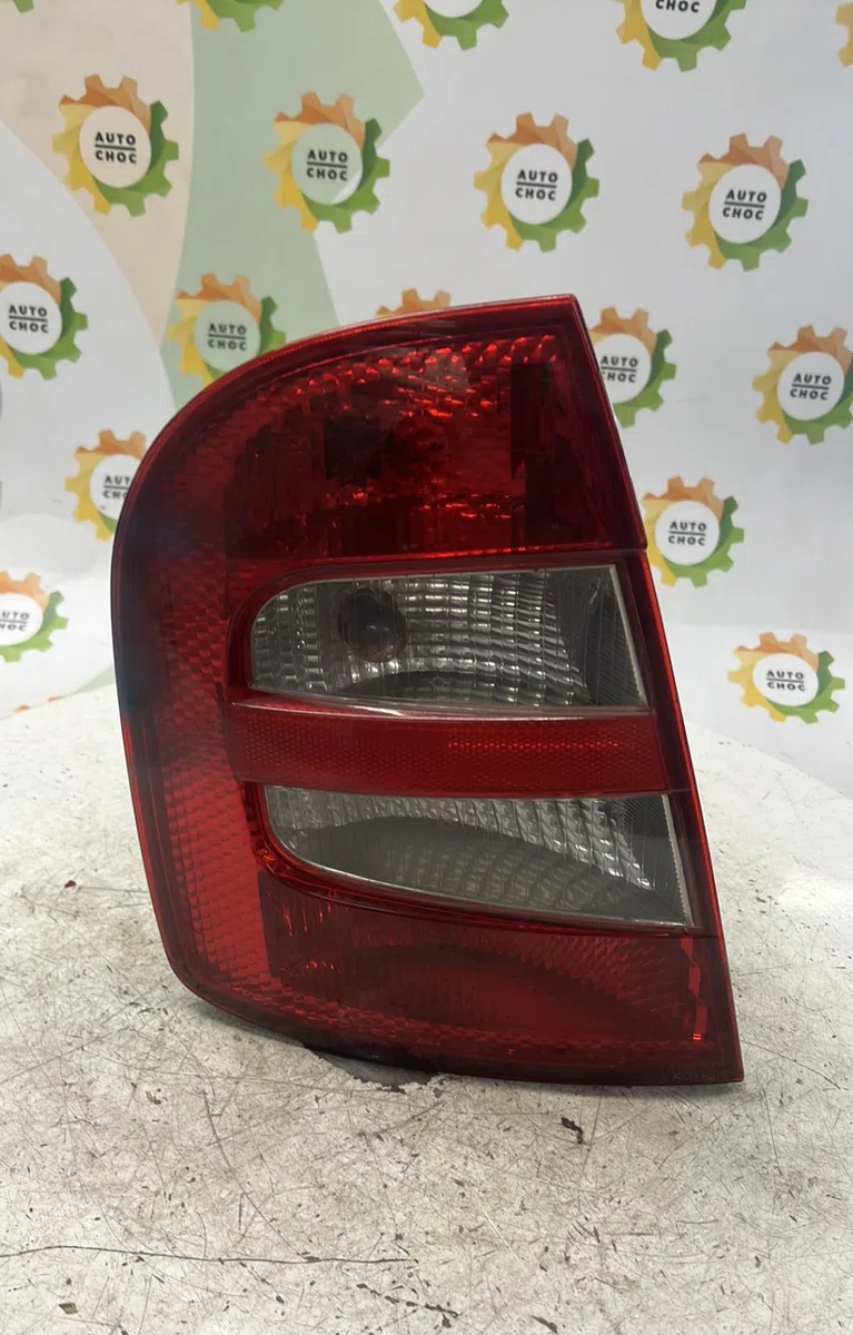 Feu arrière gauche SKODA FABIA 1 PHASE 2 occasion