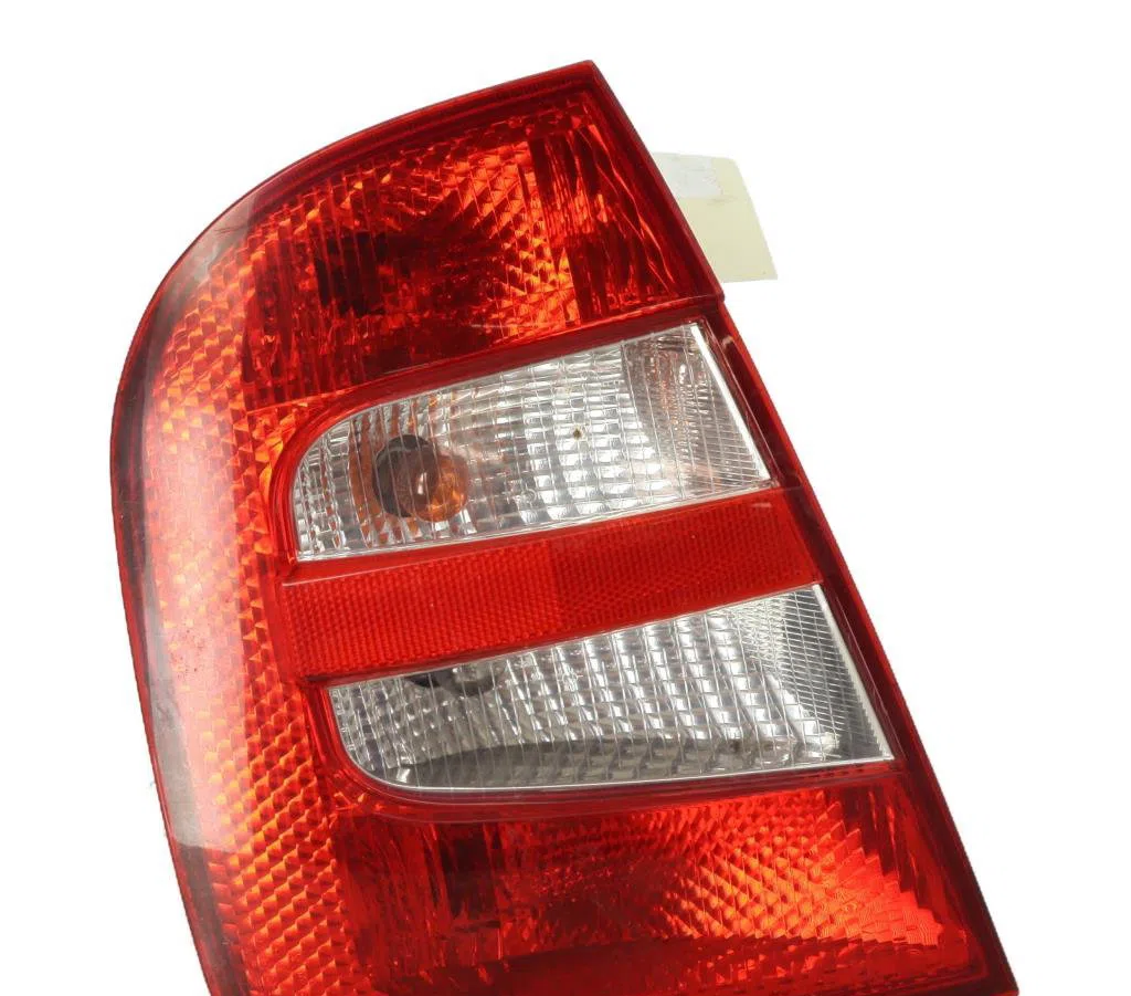 Feu arrière gauche Skoda FABIA I (6Y2) 1.2 (2001-2007) occasion