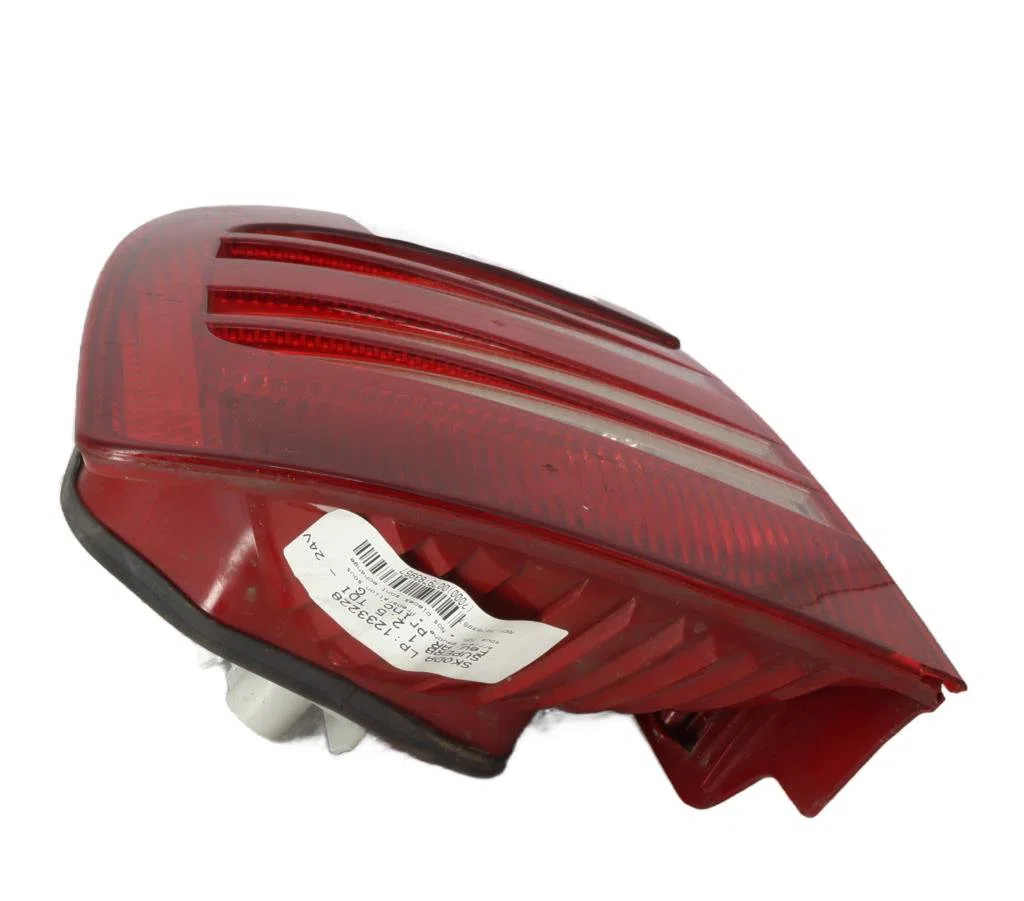 Feu arrière gauche Skoda SUPERB I (3U4) 2.5 tdi (2001-2003) occasion
