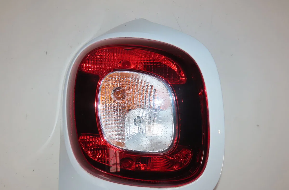 Feu arrière gauche Smart FORFOUR 3-5 portes (453) Electric drive (453.091) (2017) occasion