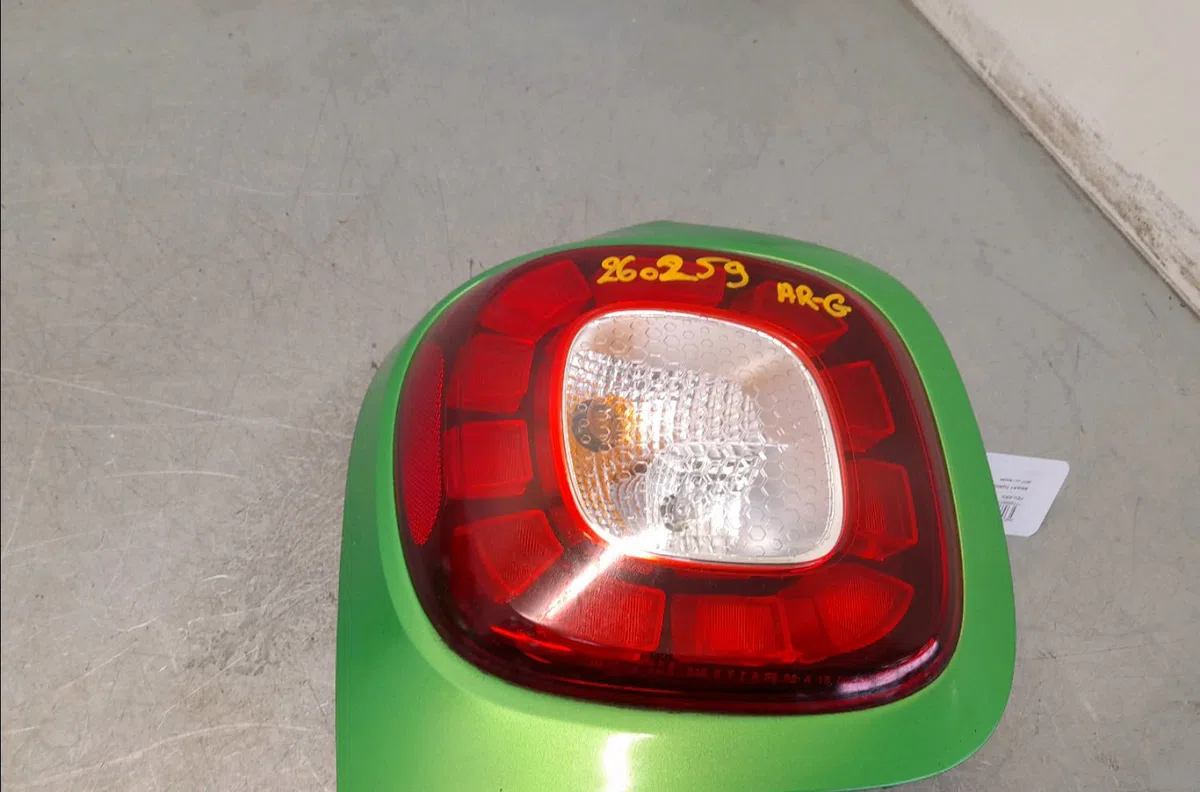 Feu arrière gauche Smart FORFOUR 3-5 portes (453) Electric drive - eq (453.091) (2017) occasion
