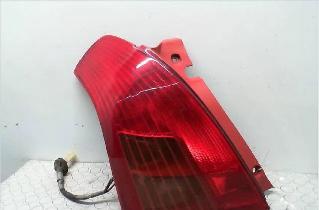 Feu arrière gauche Suzuki SWIFT III (MZ, EZ) 1.3 ddis (rs 413d) (2005) 5 portes occasion