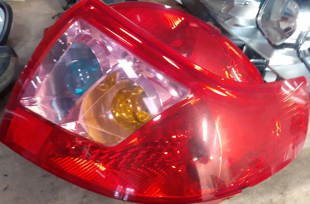 Feu arrière gauche Suzuki SWIFT III (MZ, EZ) 1.3 ddis (rs 413d) (2005) occasion