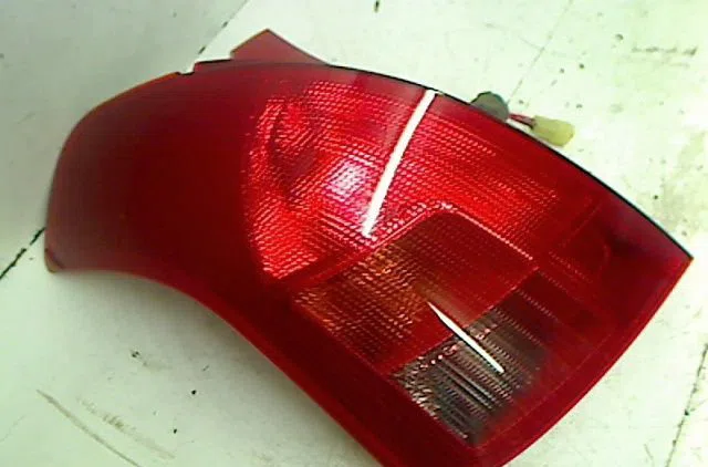 Feu arrière gauche Suzuki SWIFT III (MZ, EZ) 1.3 (rs 413) (2005) occasion