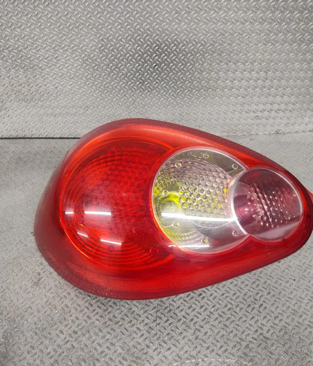 Feu arrière gauche Toyota AYGO (_B1_) 1.0 (kgb10_) (2005-2014) 5 portes occasion