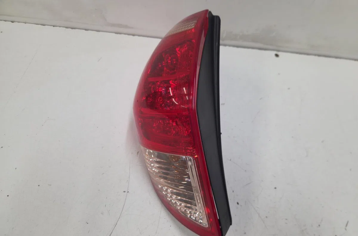 Feu arrière gauche TOYOTA RAV4 3 PHASE 1 occasion
