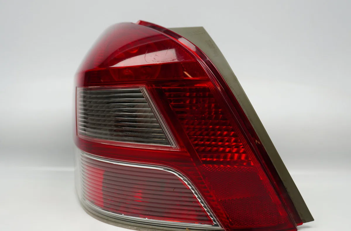 Feu arrière gauche Toyota YARIS (_P9_) 1.0 vvt-i (ksp90_) (2005-2011) 5 portes occasion