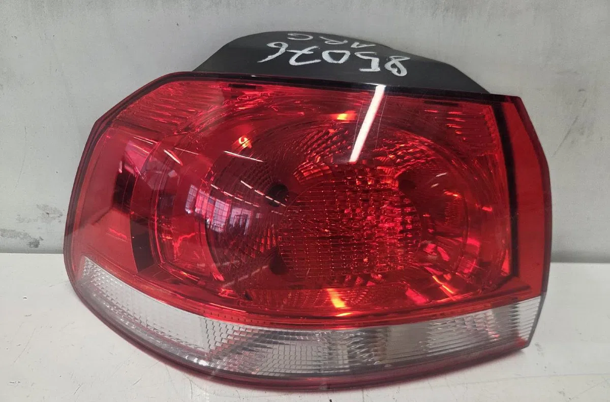 Feu arrière gauche VOLKSWAGEN GOLF 6 occasion