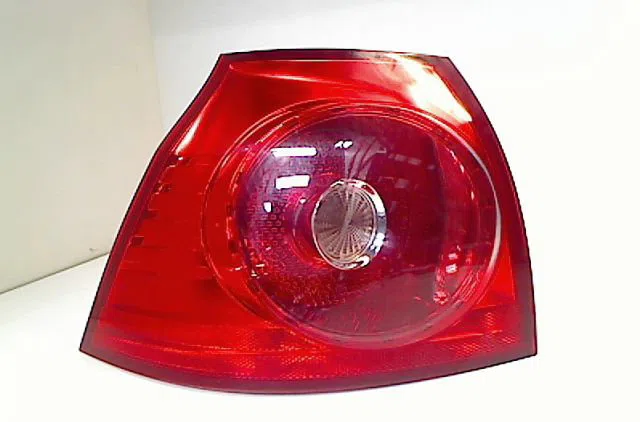 Feu arrière gauche VOLKSWAGEN GOLF V 1.9 TDI 105ch occasion