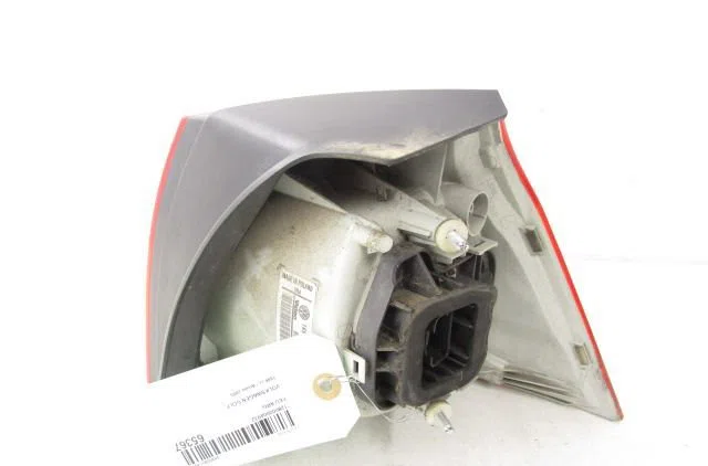 Feu arrière gauche VOLKSWAGEN GOLF V  1.9 TDI 90ch occasion