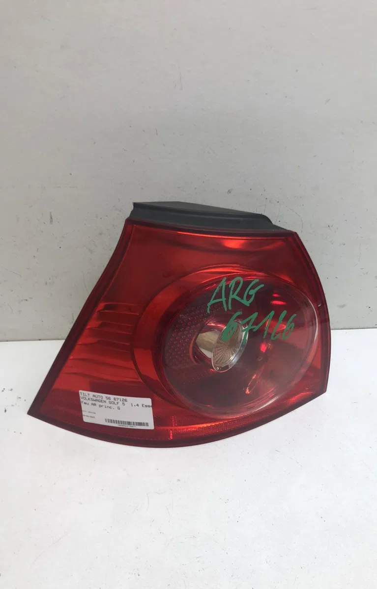 Feu arrière gauche Volkswagen GOLF V (1K1) 1.4 16v (2003-2006) occasion