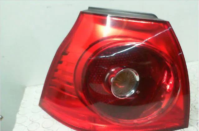 Feu arrière gauche Volkswagen GOLF V (1K1) 1.9 tdi (2003-2008) occasion