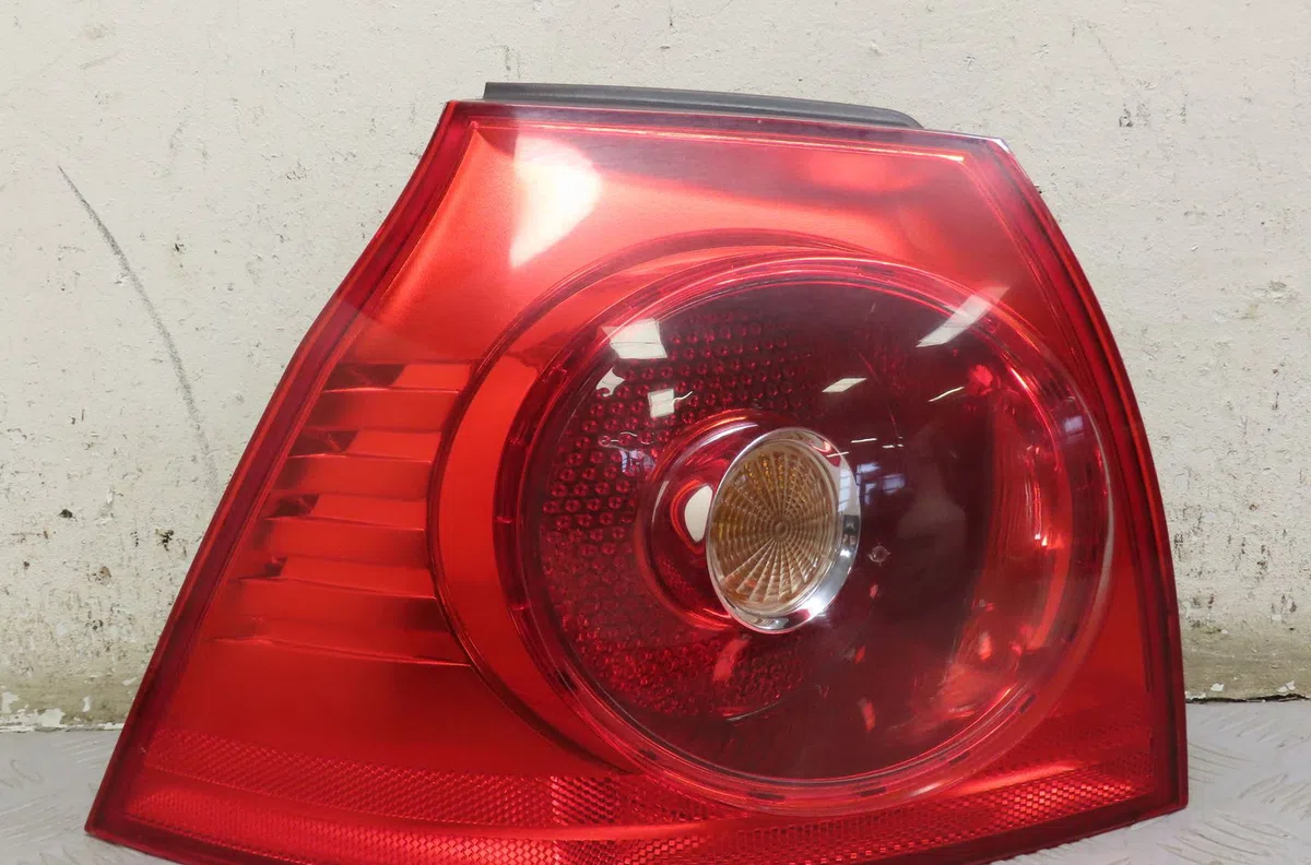 Feu arrière gauche Volkswagen GOLF V (1K1) 2.0 tdi 16v 4motion (2004-2008) occasion