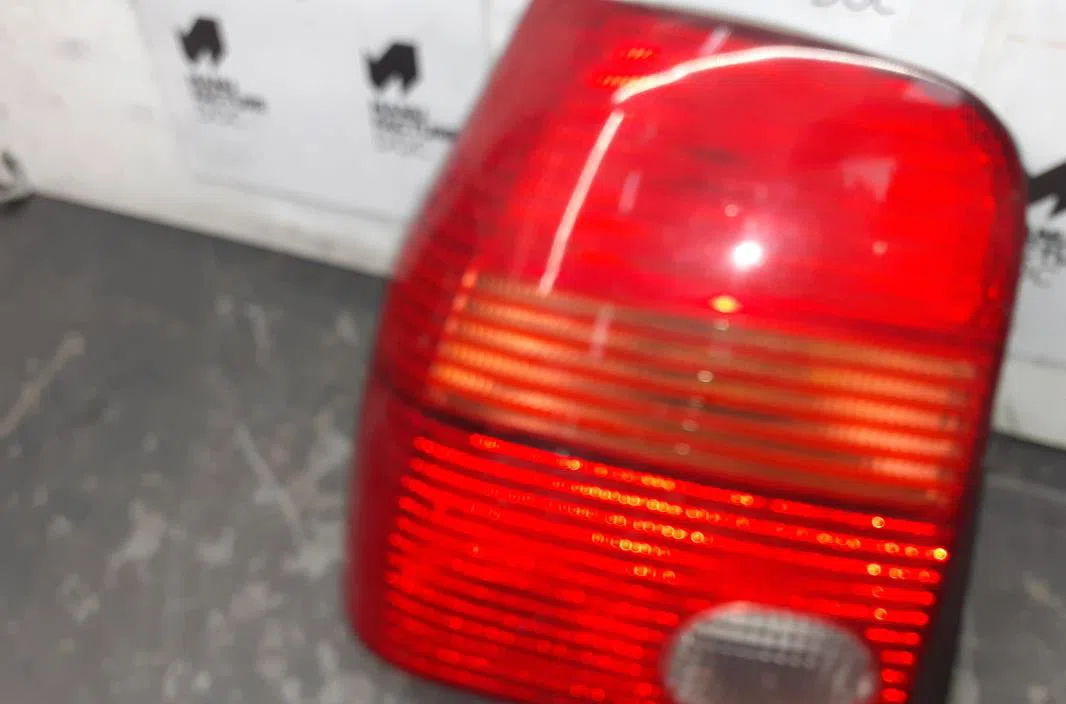 Feu arrière gauche Volkswagen LUPO I (6X1, 6E1) 1.4 (2000-2005) occasion