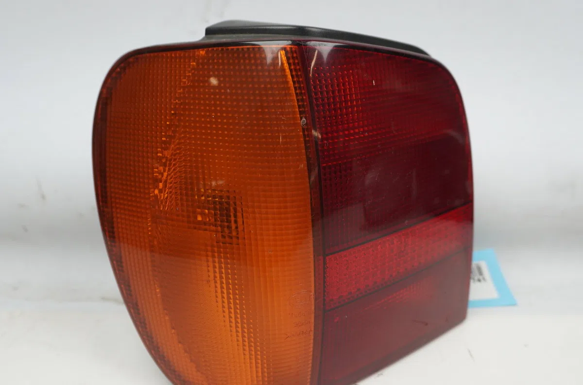 Feu arrière gauche Volkswagen POLO (6N2) 1.4 (1999-2001) 5 portes occasion
