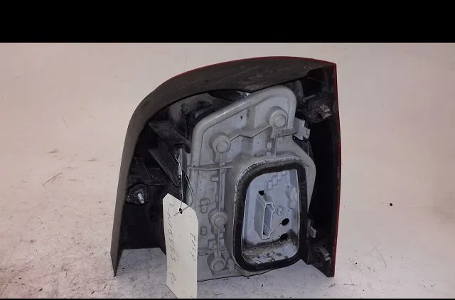 Feu arrière gauche Volkswagen POLO (9N_, 9A_) 1.4 tdi (2001-2005) occasion