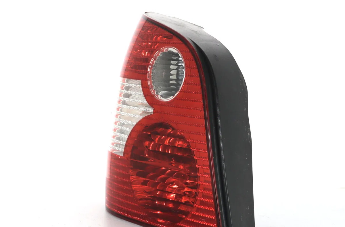 Feu arrière gauche Volkswagen POLO (9N_, 9A_) 1.9 sdi (2001-2009) occasion