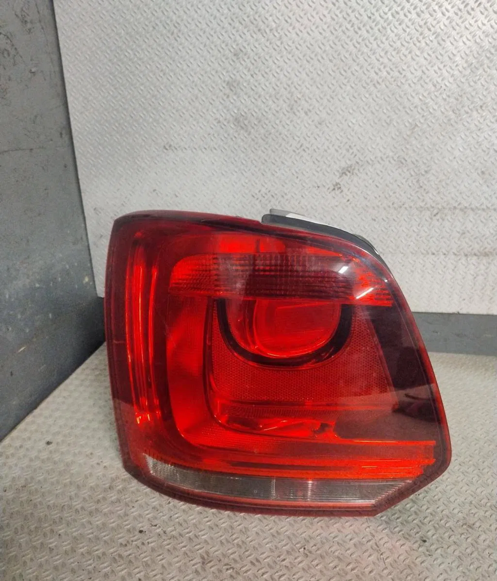 Feu arrière gauche Volkswagen POLO V (6R1, 6C1) 1.4 (6r1) (2009-2014) occasion